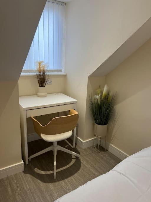 6 Studio Flat, 50M To Airbus Bristol Exterior foto