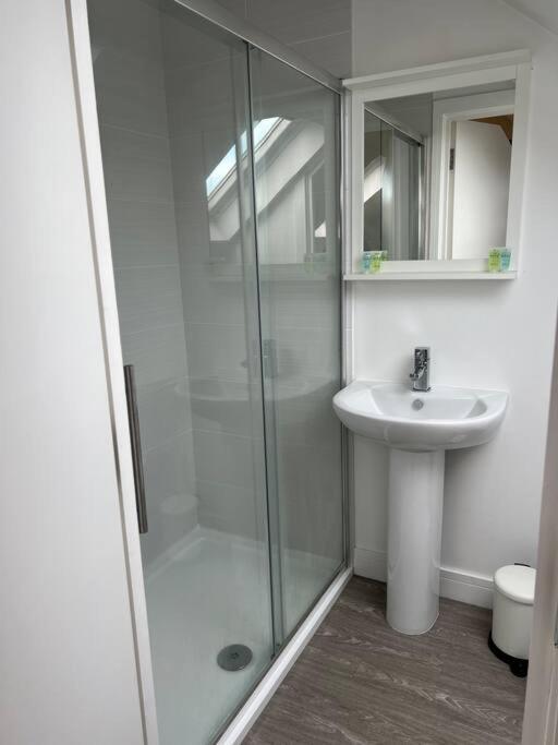 6 Studio Flat, 50M To Airbus Bristol Exterior foto